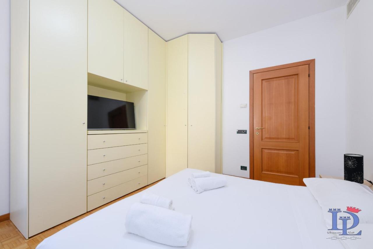Desenzanoloft Official Partner Marriott Homes & Villas - Charming On The Lake Front Lake Ντεζεντσάνο ντελ Γκάρντα Εξωτερικό φωτογραφία